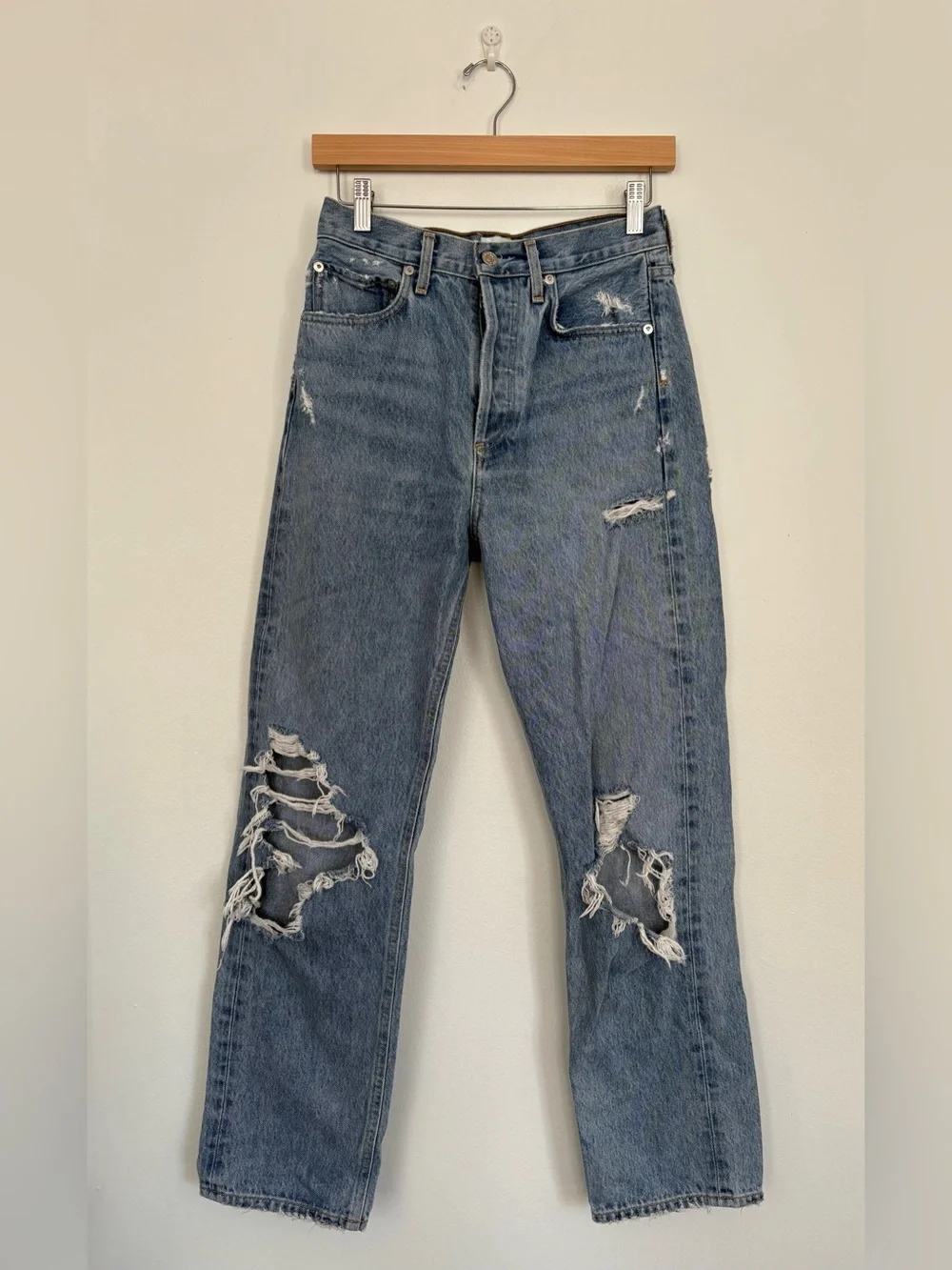 AGOLDE || 90's Mid Rise Loose Fit Jeans in Fall Out Distressed Blue 24